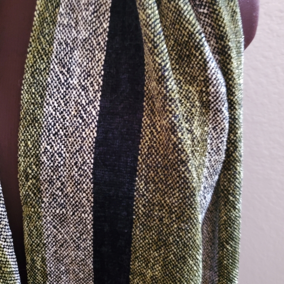 NWT ZAZOU LUXE GREEN SCARF - Picture 3 of 5